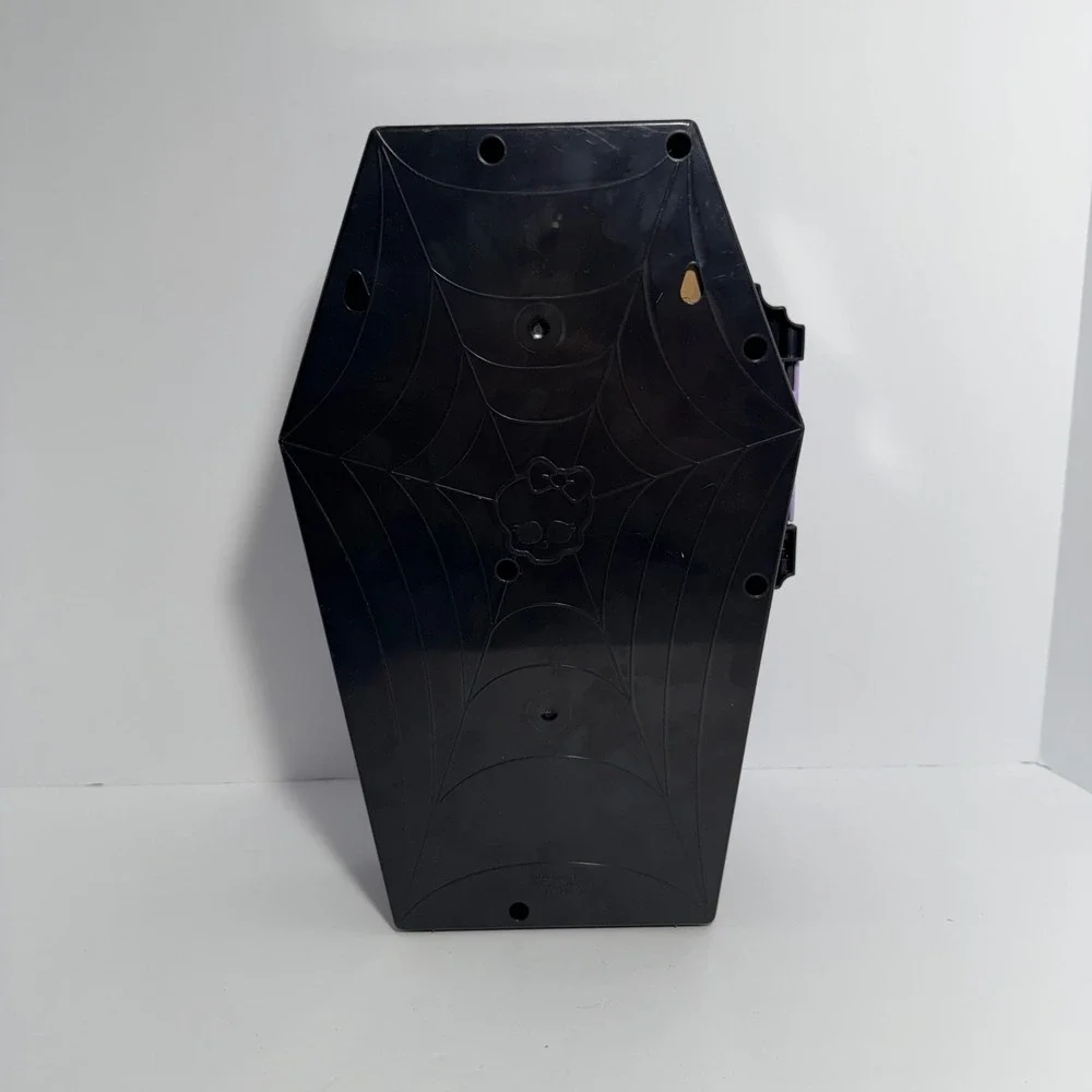 Monster High Clawdeen Wolf Skulltimate Secrets Fearidescent w Coffin Case